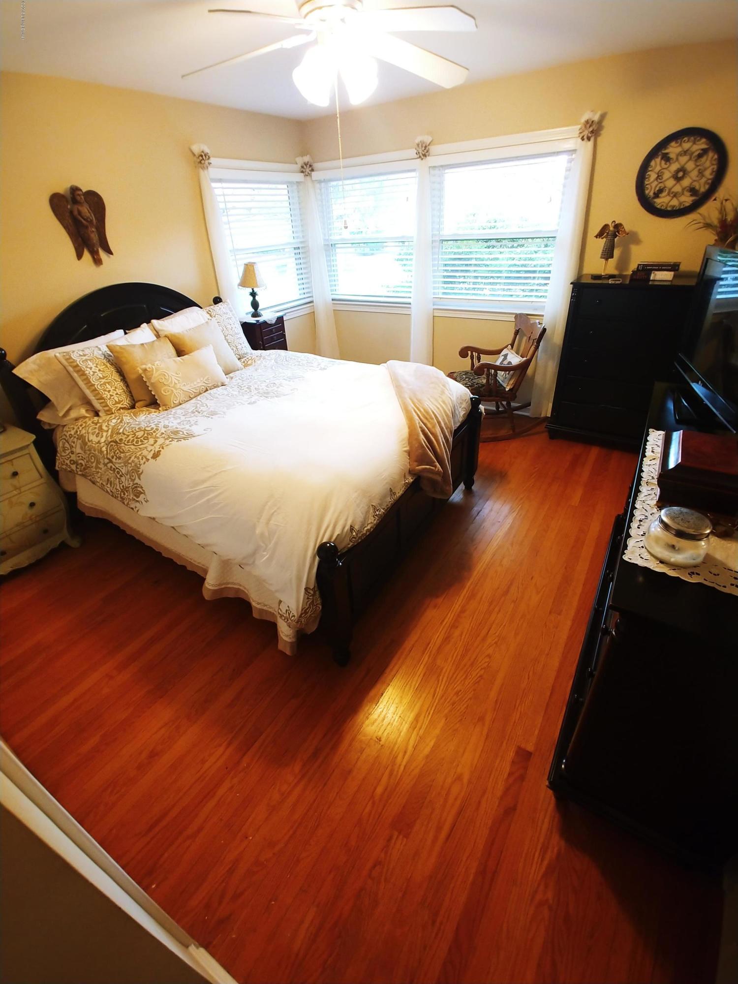 329 Brunswick Road Louisville, KY 40207 - Photo 9 of 17 1108181219
