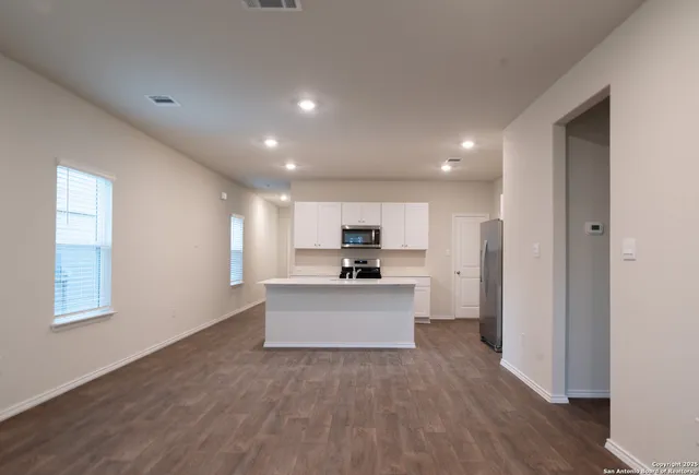 $2,500 | 14014 San Saba Falls, San Antonio, TX 78253