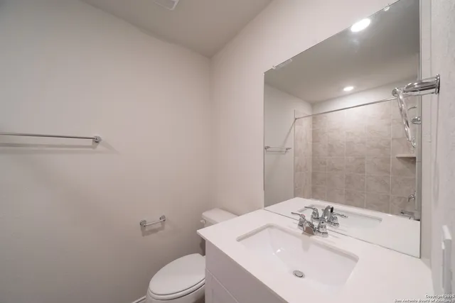 $2,500 | 14014 San Saba Falls, San Antonio, TX 78253