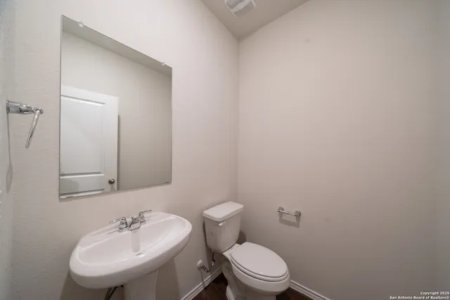 $2,500 | 14014 San Saba Falls, San Antonio, TX 78253