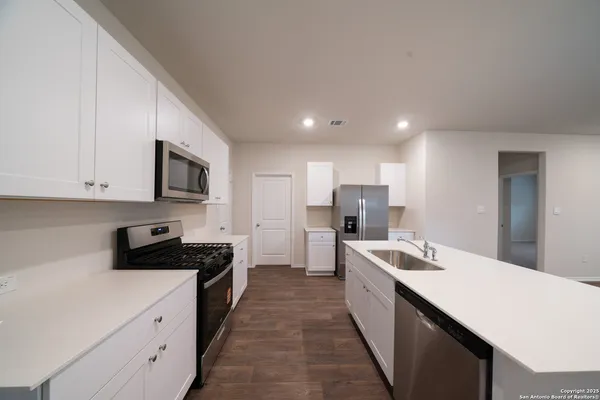 $2,500 | 14014 San Saba Falls, San Antonio, TX 78253