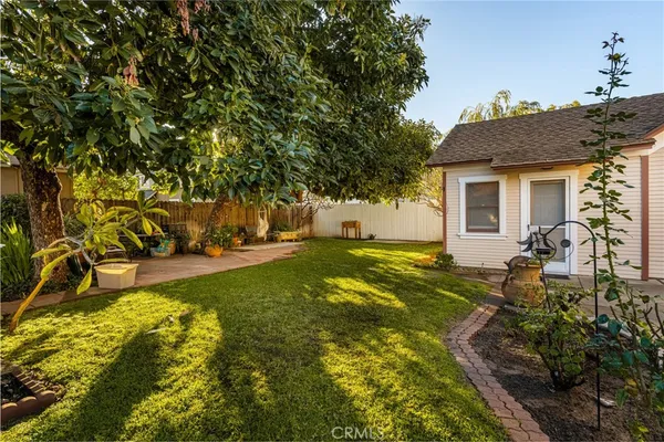 $2,300 | 243 1/2 North Grand Street, Unit 1/2, Orange, CA 92866