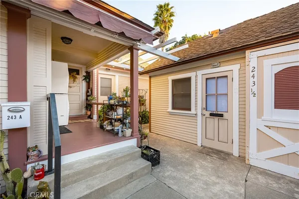 $2,300 | 243 1/2 North Grand Street, Unit 1/2, Orange, CA 92866