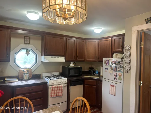 $144,000 | 1 Willard Street, Hoosick Falls, NY 12090