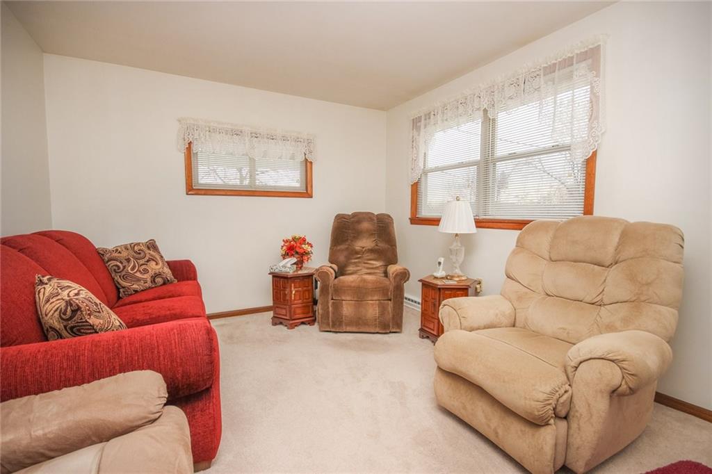 389 Mowry Road Monaca, PA 15061 - Photo 4 of 20 Bright and cheery living room.