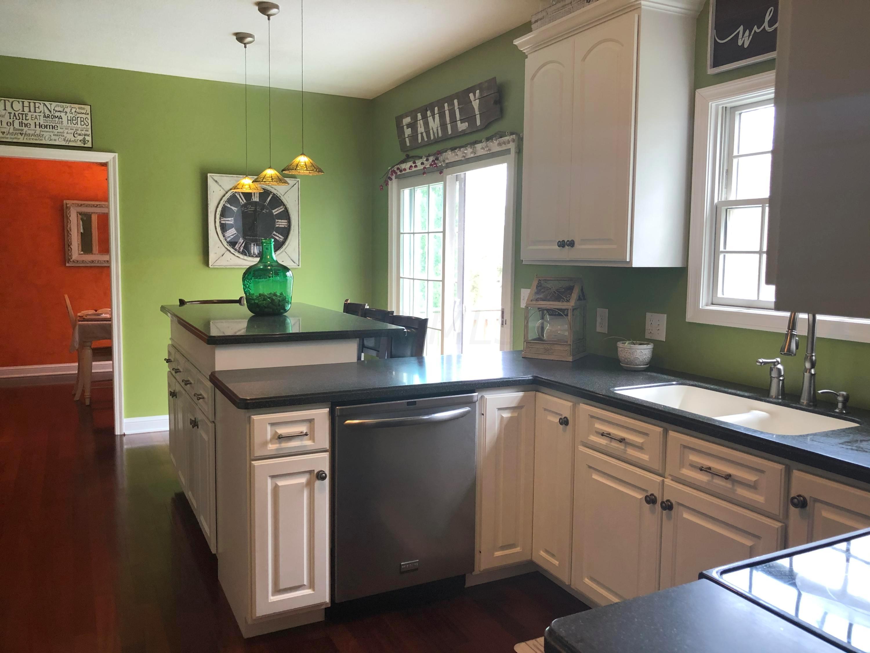 118 Pryor Road Northeast Lancaster, OH 43130 - Photo 10 of 38 Gallery Image 10