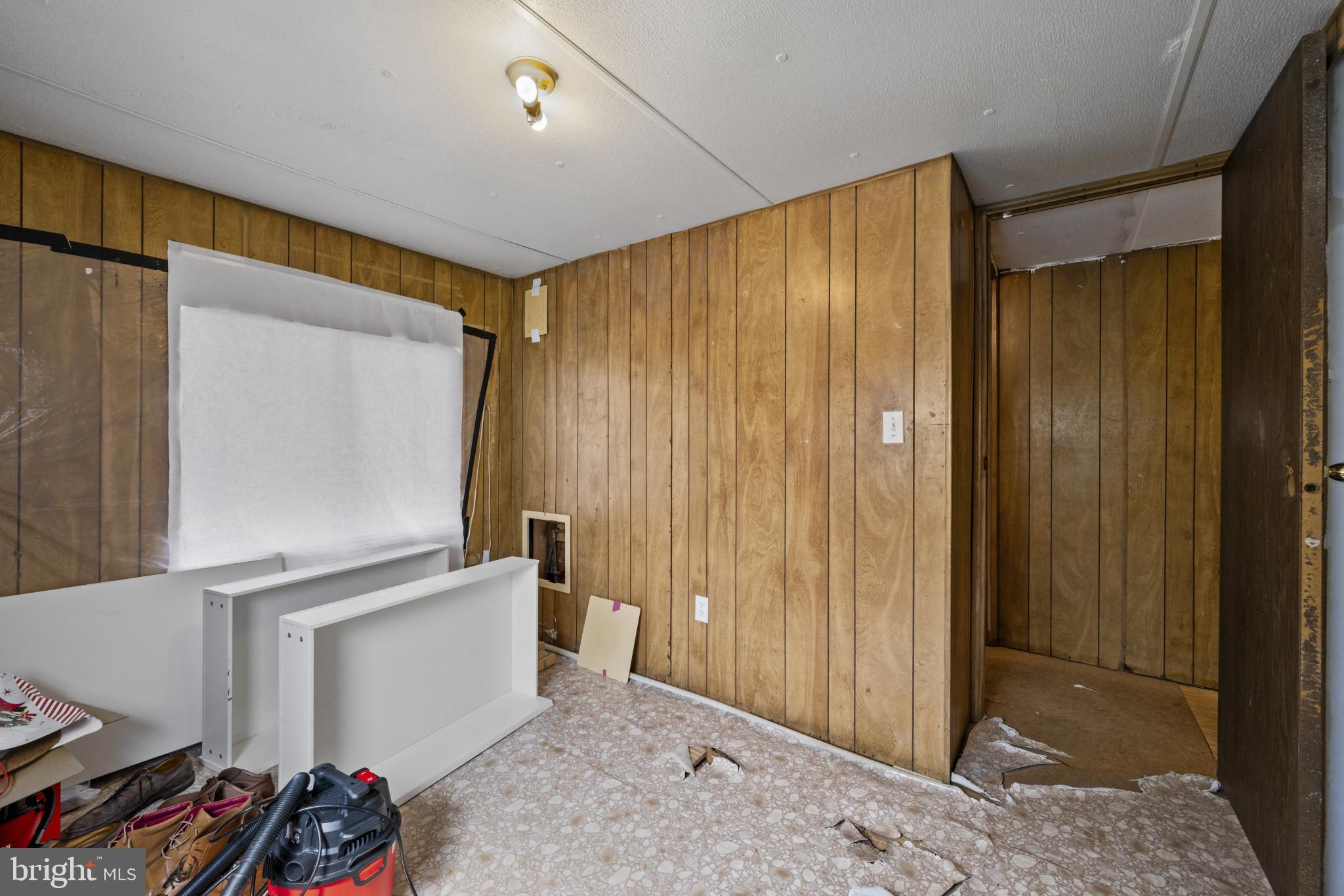 8030 Keeton Road Elkridge, MD 21075 - Photo 17 of 44 a view of bathroom with shower