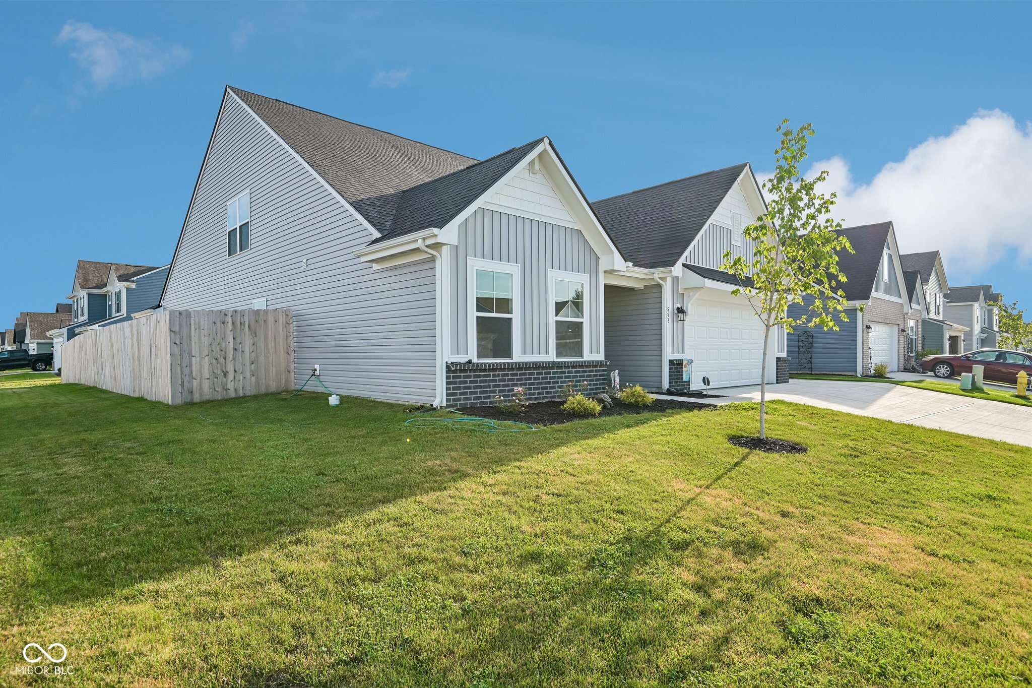 553 Alder Way Sheridan, IN 46069 - Photo 4 of 52