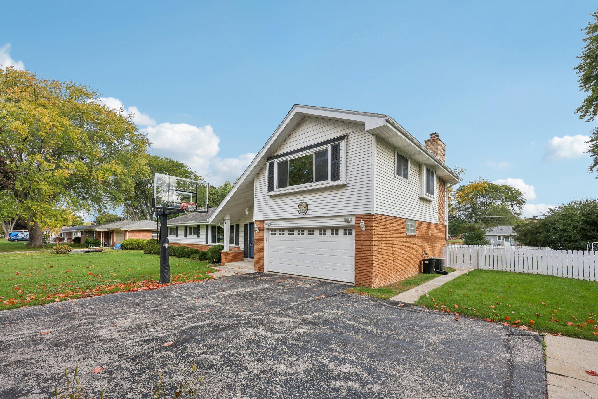 200 North 165th Street Brookfield, WI 53005 - Photo 3 of 35 4-web-or-mls-N 165th St-S1510-004