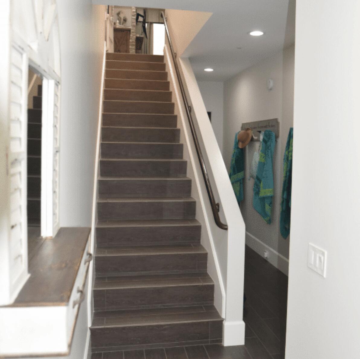 4885 Sandyland Road, Unit 2 Carpinteria, CA 93013 - Photo 12 of 38 Stairs