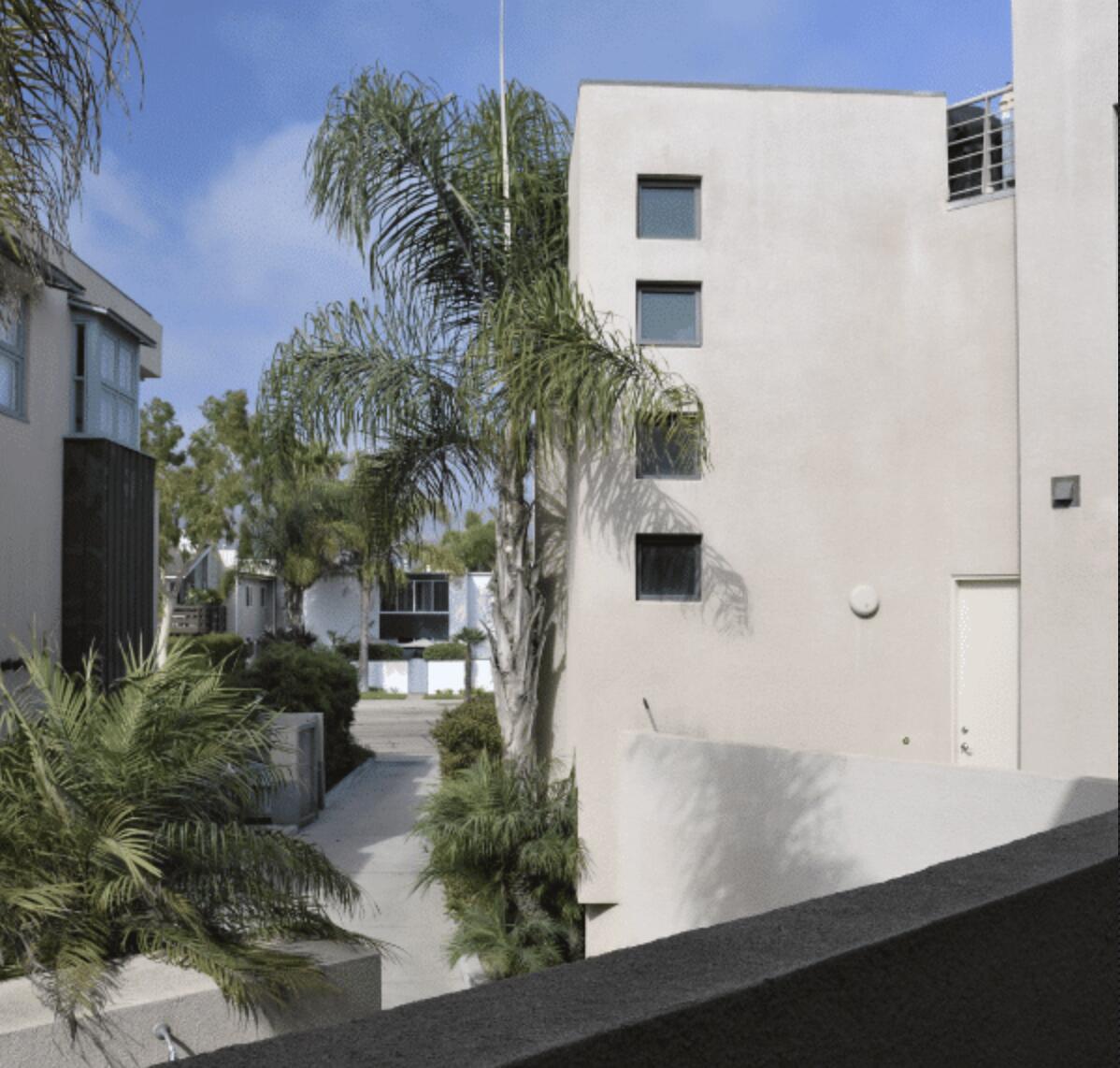 4885 Sandyland Road, Unit 2 Carpinteria, CA 93013 - Photo 36 of 38 Beach Club