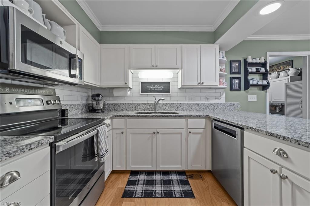 2425 Quaker Landing Road Greensboro, NC 27455 - Photo 12 of 50