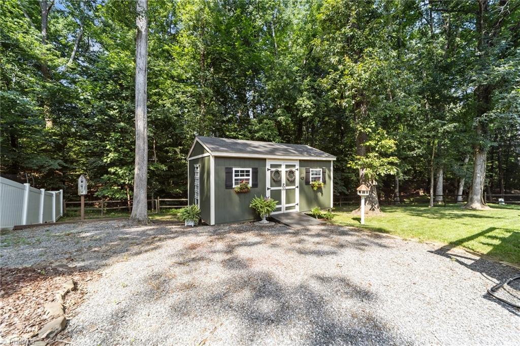 2425 Quaker Landing Road Greensboro, NC 27455 - Photo 39 of 50