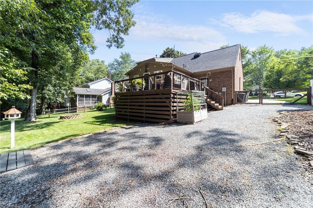 2425 Quaker Landing Road Greensboro, NC 27455 - Photo 40 of 50