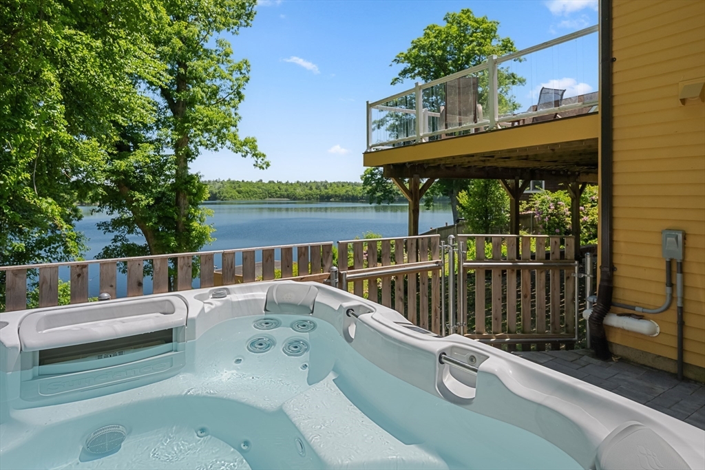 21 Carrier Lane Sutton, MA 01590 - Photo 6 of 42