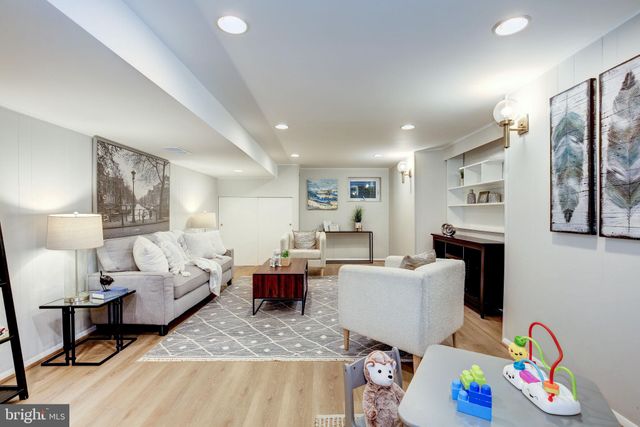 $1,515,000 | 7421 Haddington Place, Bethesda, MD 20817