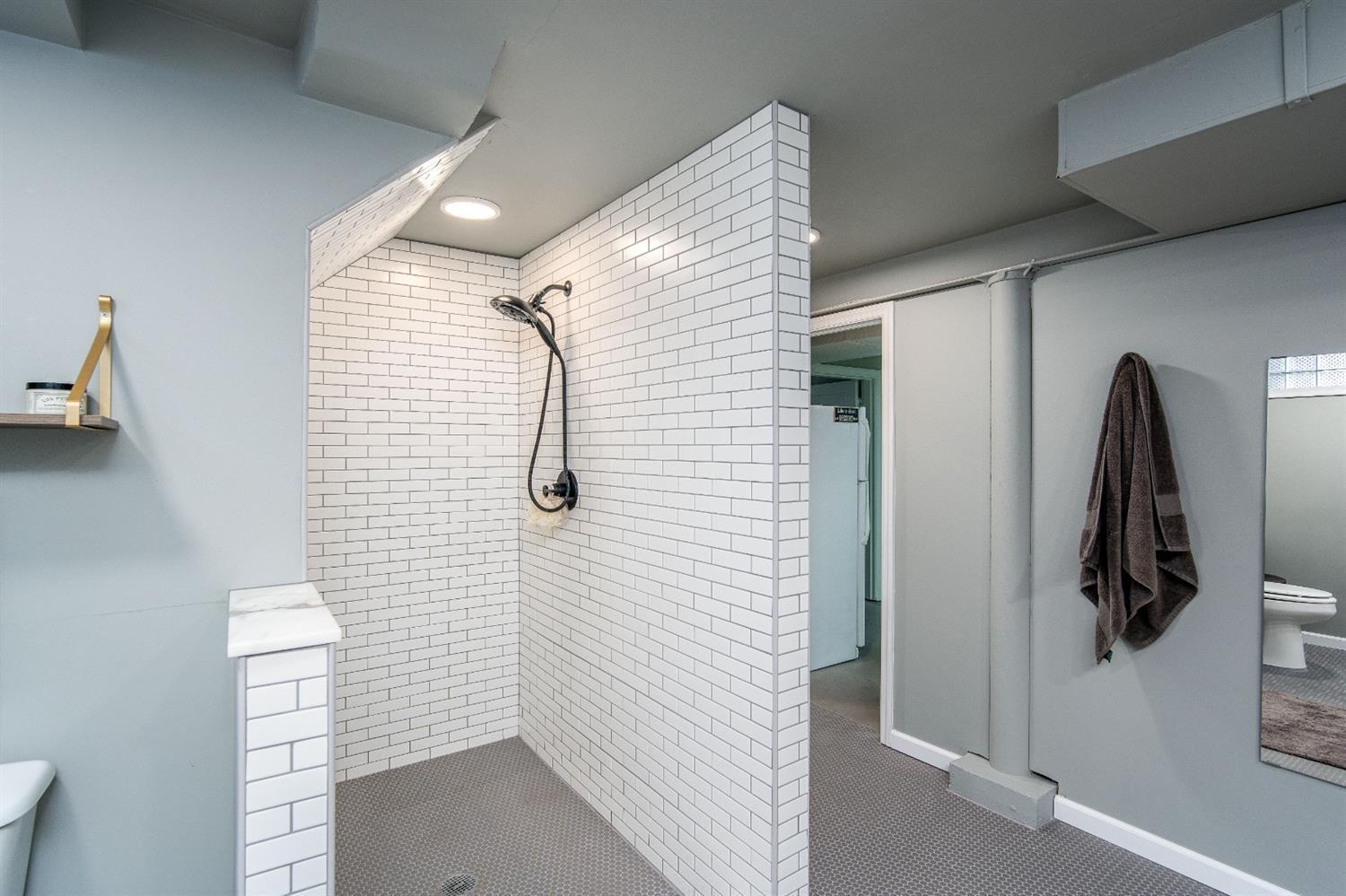 6512 Ridge Circle Cincinnati, OH 45213 - Photo 26 of 38 Gallery Image 26