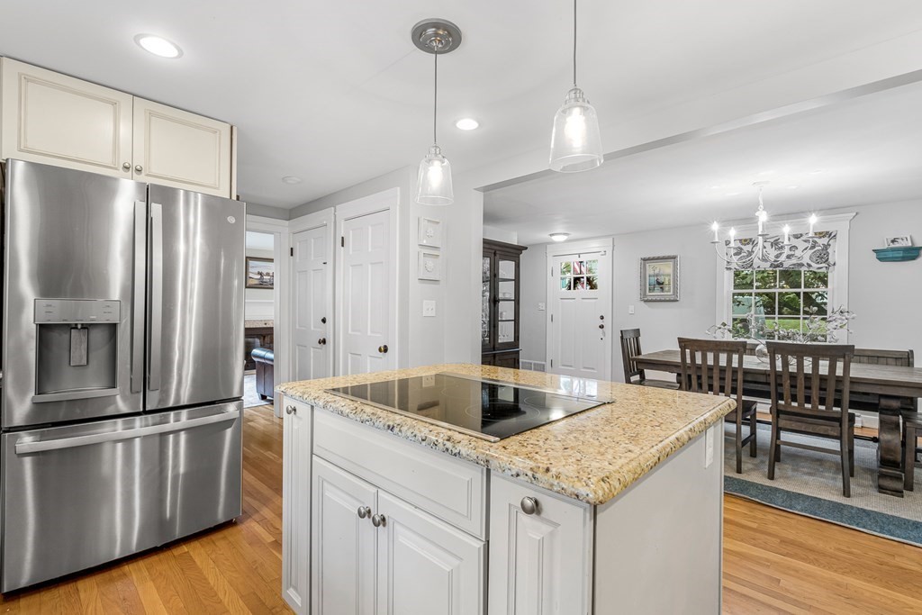 11 Milton Road Reading, MA 01867 - Photo 14 of 40 Gallery Image 14