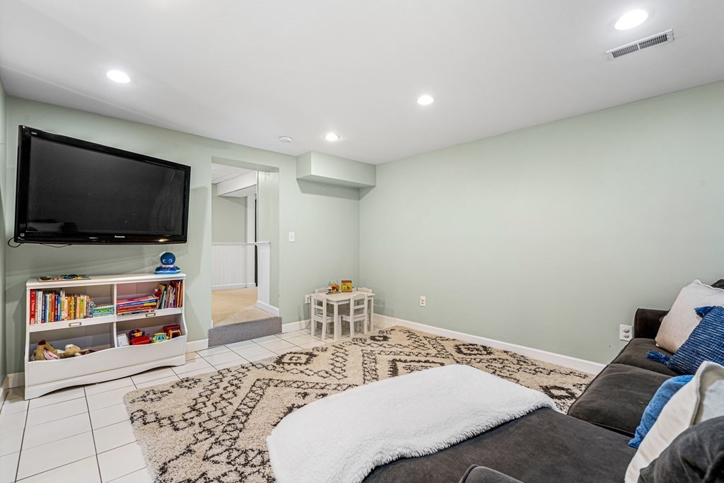 11 Milton Road Reading, MA 01867 - Photo 32 of 40 Gallery Image 32
