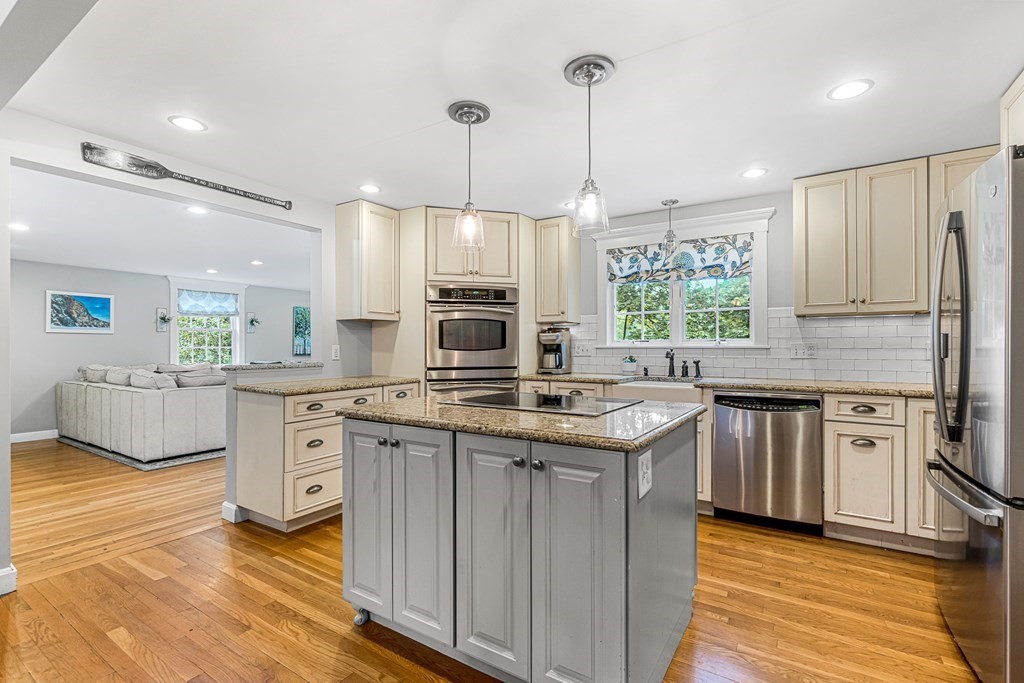 11 Milton Road Reading, MA 01867 - Photo 10 of 40 Gallery Image 10