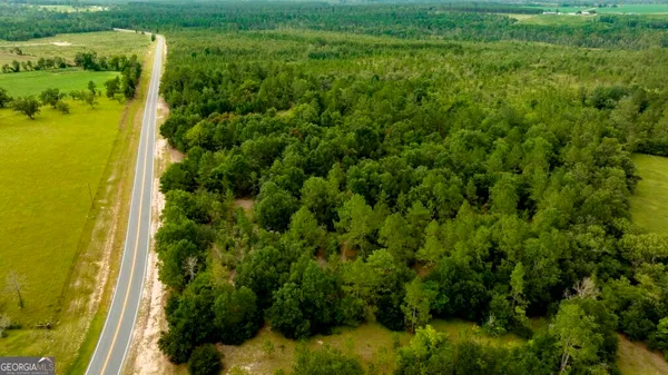 a view of yard from a balcony