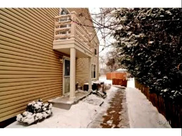 $1,800 | 533 Darlene Lane, Unit D, Glendale Heights, IL 60139