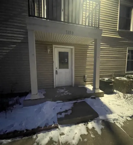 $1,800 | 533 Darlene Lane, Unit D, Glendale Heights, IL 60139