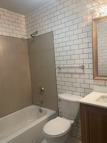 $1,800 | 533 Darlene Lane, Unit D, Glendale Heights, IL 60139