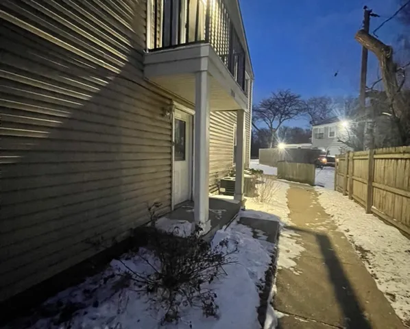 $1,800 | 533 Darlene Lane, Unit D, Glendale Heights, IL 60139