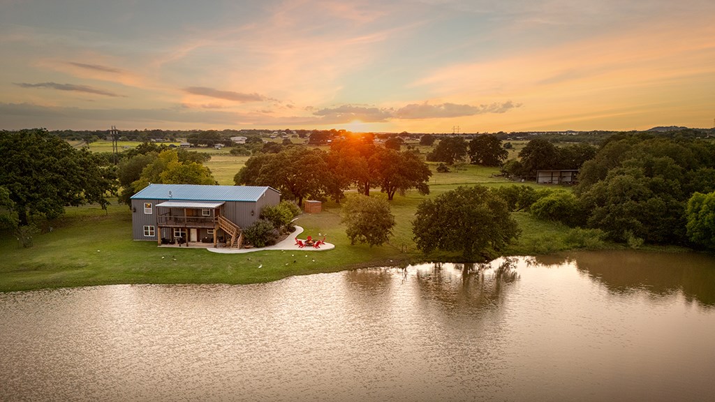 646 Victor Eckhardt Road Fredericksburg, TX 78624 - Photo 7 of 60