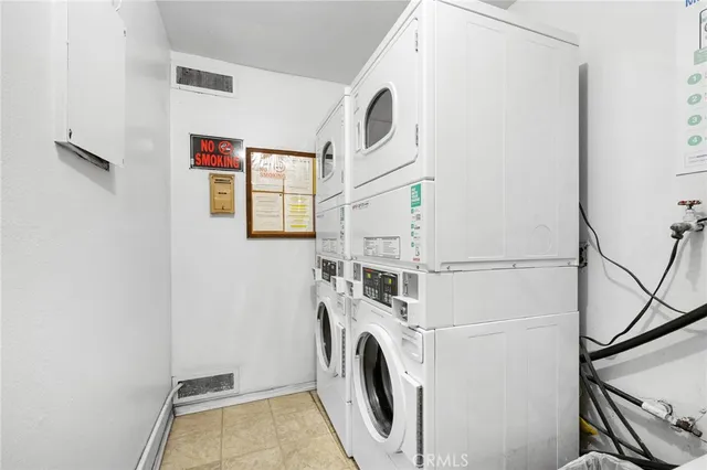 $3,000 | 408 Burchett Street, Unit 5, Glendale, CA 91203