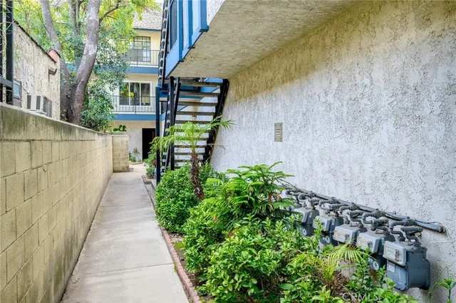 $3,000 | 408 Burchett Street, Unit 5, Glendale, CA 91203