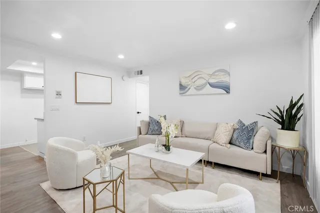 $3,000 | 408 Burchett Street, Unit 5, Glendale, CA 91203