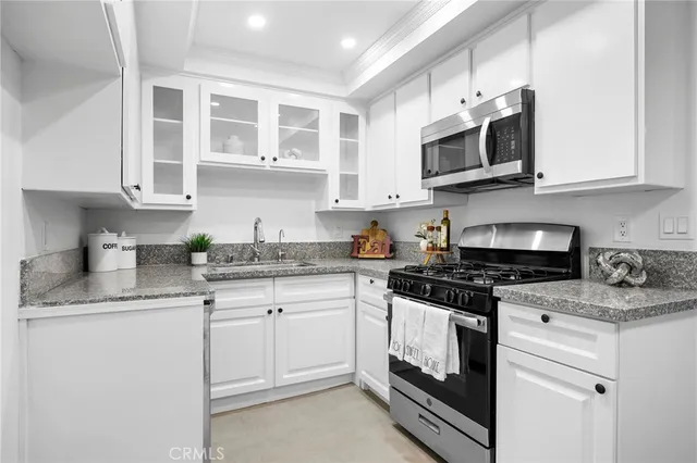 $3,000 | 408 Burchett Street, Unit 5, Glendale, CA 91203