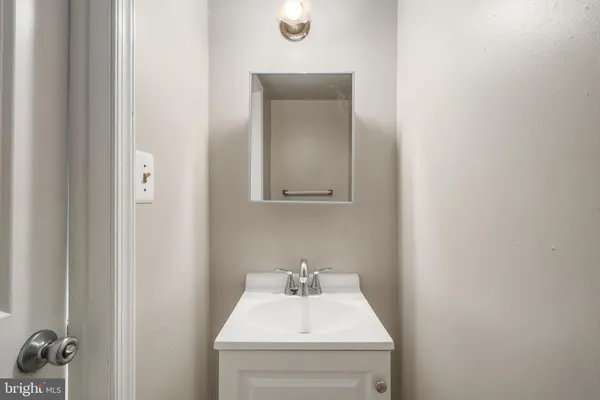 $4,000 | 1805 Potomac Avenue Southeast, Washington, DC 20003