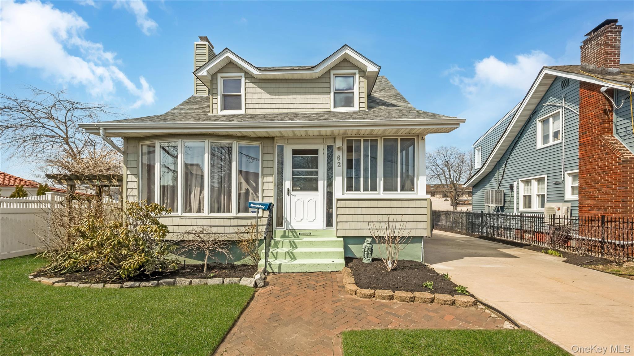 62 West 1st Street Freeport, NY 11520 - Photo 2 of 28