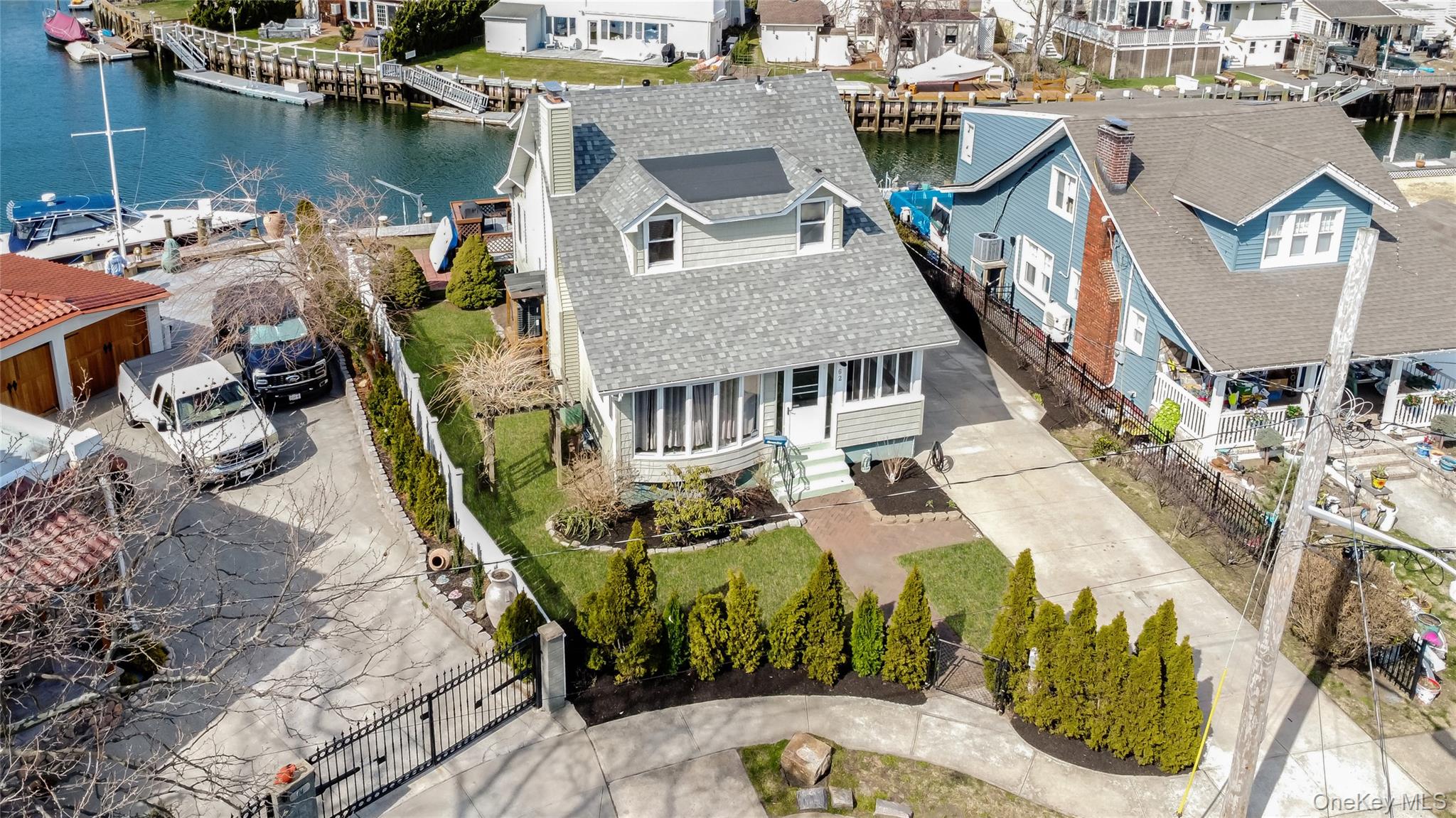 62 West 1st Street Freeport, NY 11520 - Photo 4 of 28