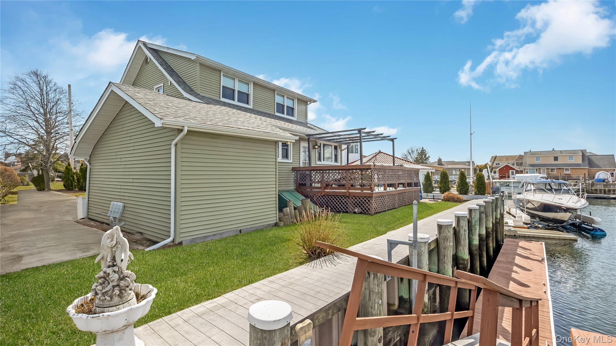 62 West 1st Street Freeport, NY 11520 - Photo 5 of 28