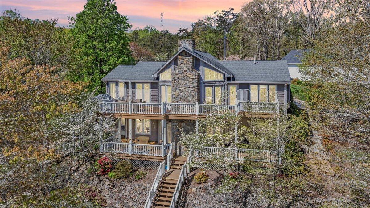 01-DJI_20250416195819_0003_D