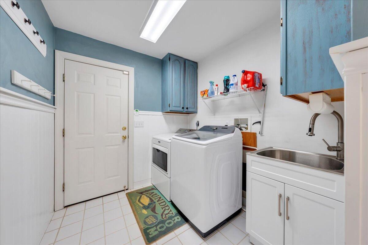 270 Forest Edge Road Wirtz, VA 24184 - Photo 33 of 79 a utility room with sink dryer and washer