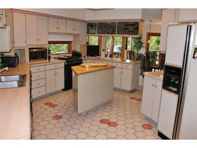2181 Bloomfield Road Cambridge, OH 43725 - Photo 8 of 22