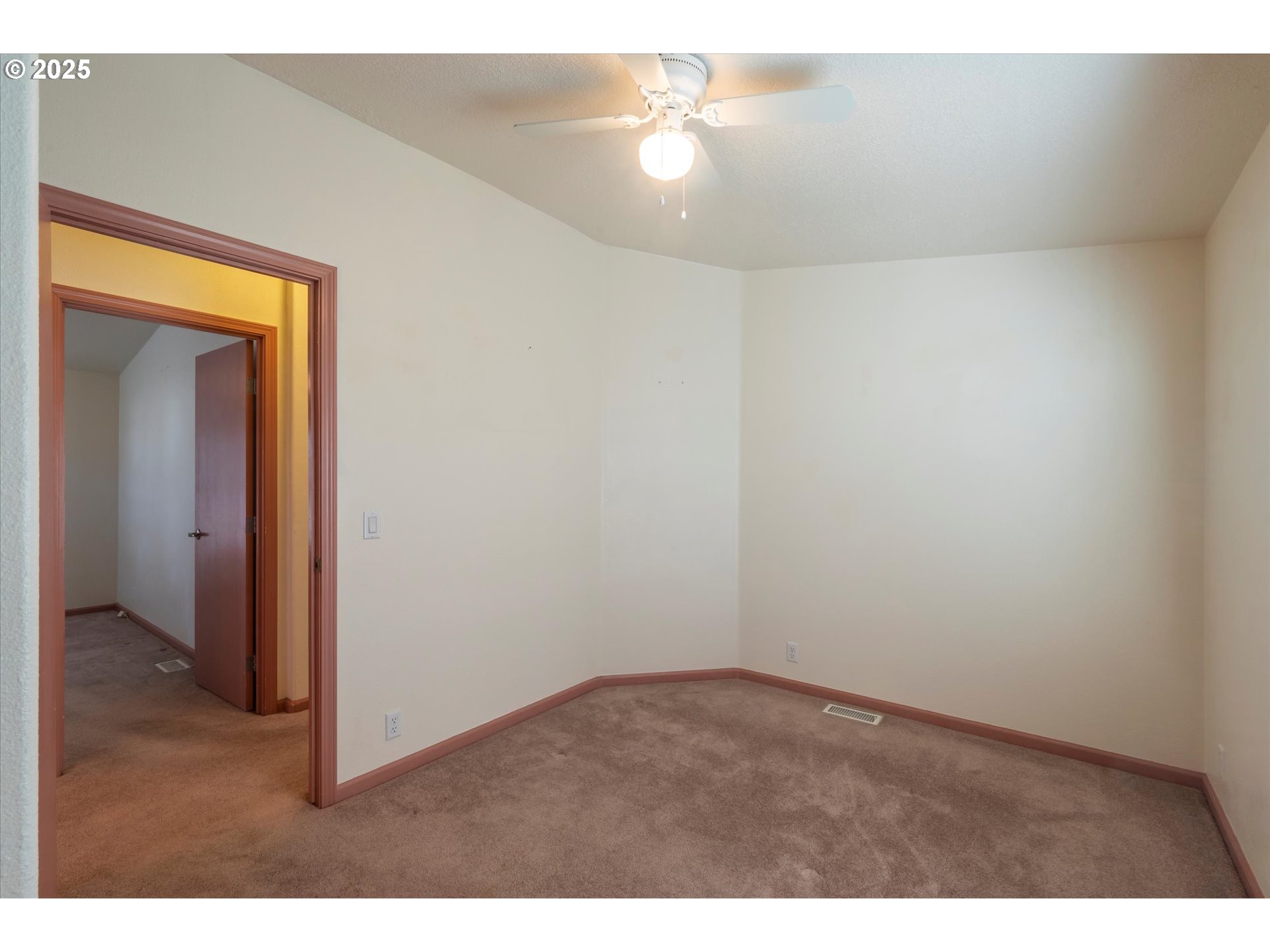 827 10th Street Southwest Bandon, OR 97411 - Photo 23 of 36 Gallery Image 23