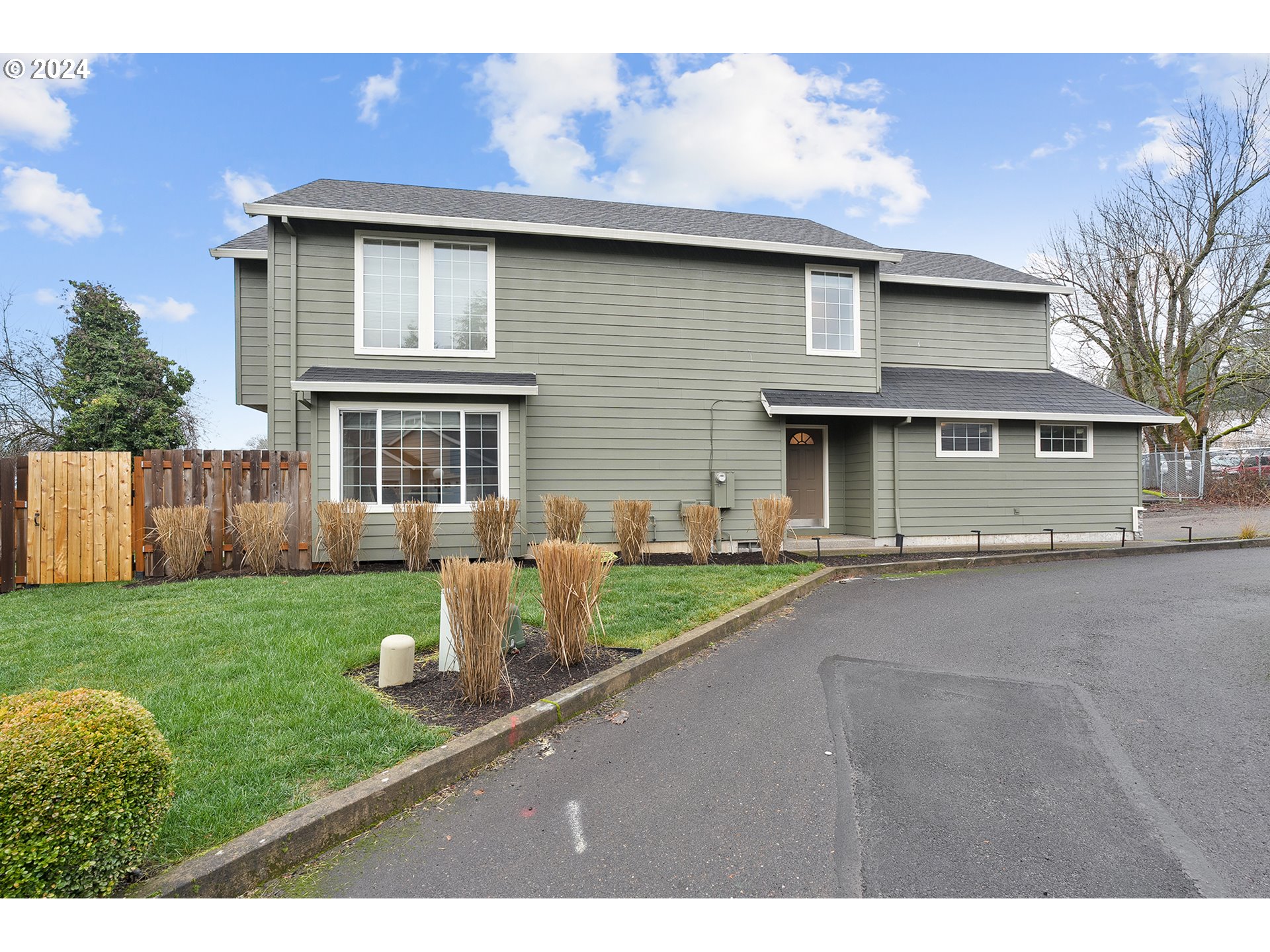 8640 Southwest Milon Lane Portland, OR 97225 - Photo 1 of 28 Gallery Image 1