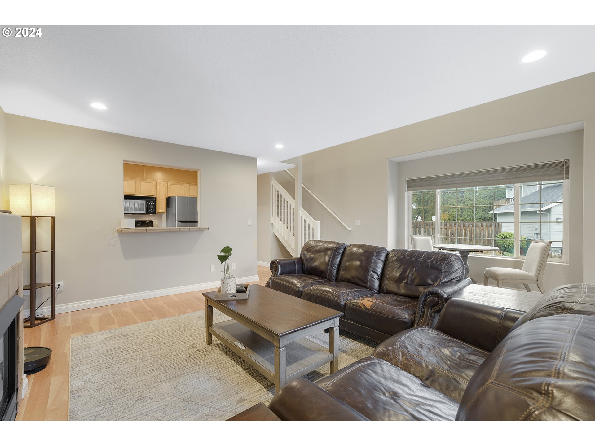 8640 Southwest Milon Lane Portland, OR 97225 - Photo 7 of 28 Living Room