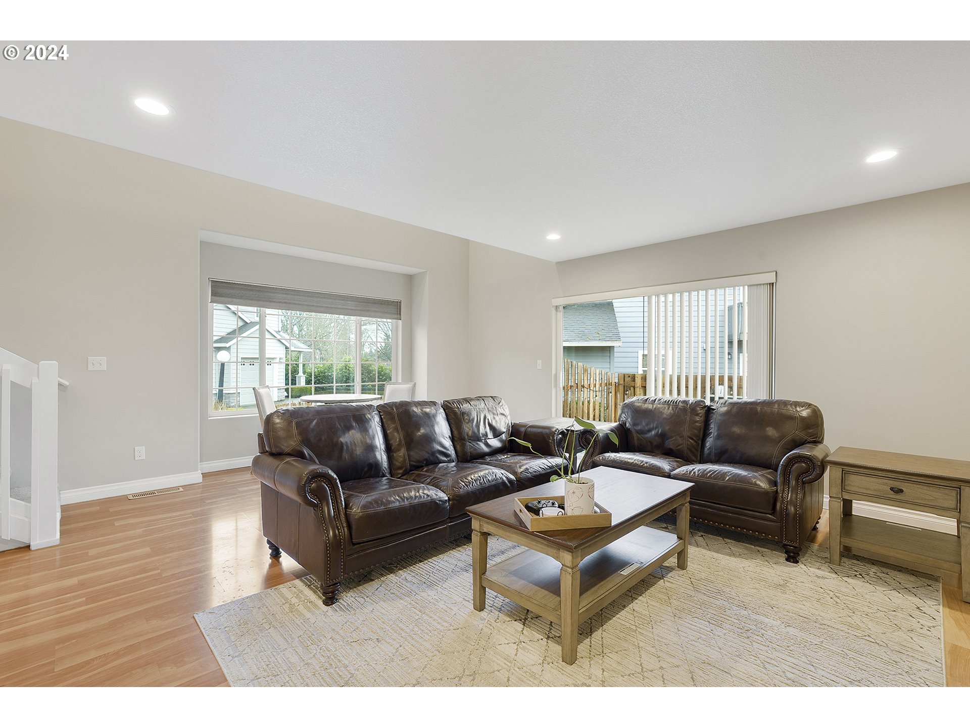 8640 Southwest Milon Lane Portland, OR 97225 - Photo 8 of 28 Living Room