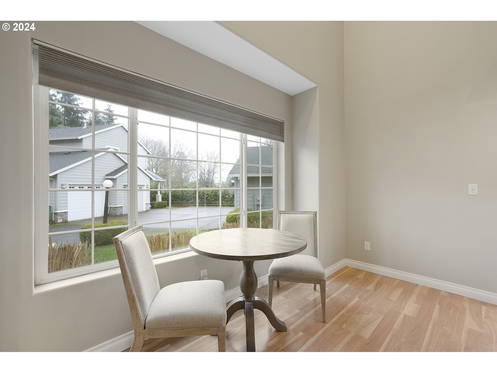 8640 Southwest Milon Lane Portland, OR 97225 - Photo 9 of 28 Dining Area