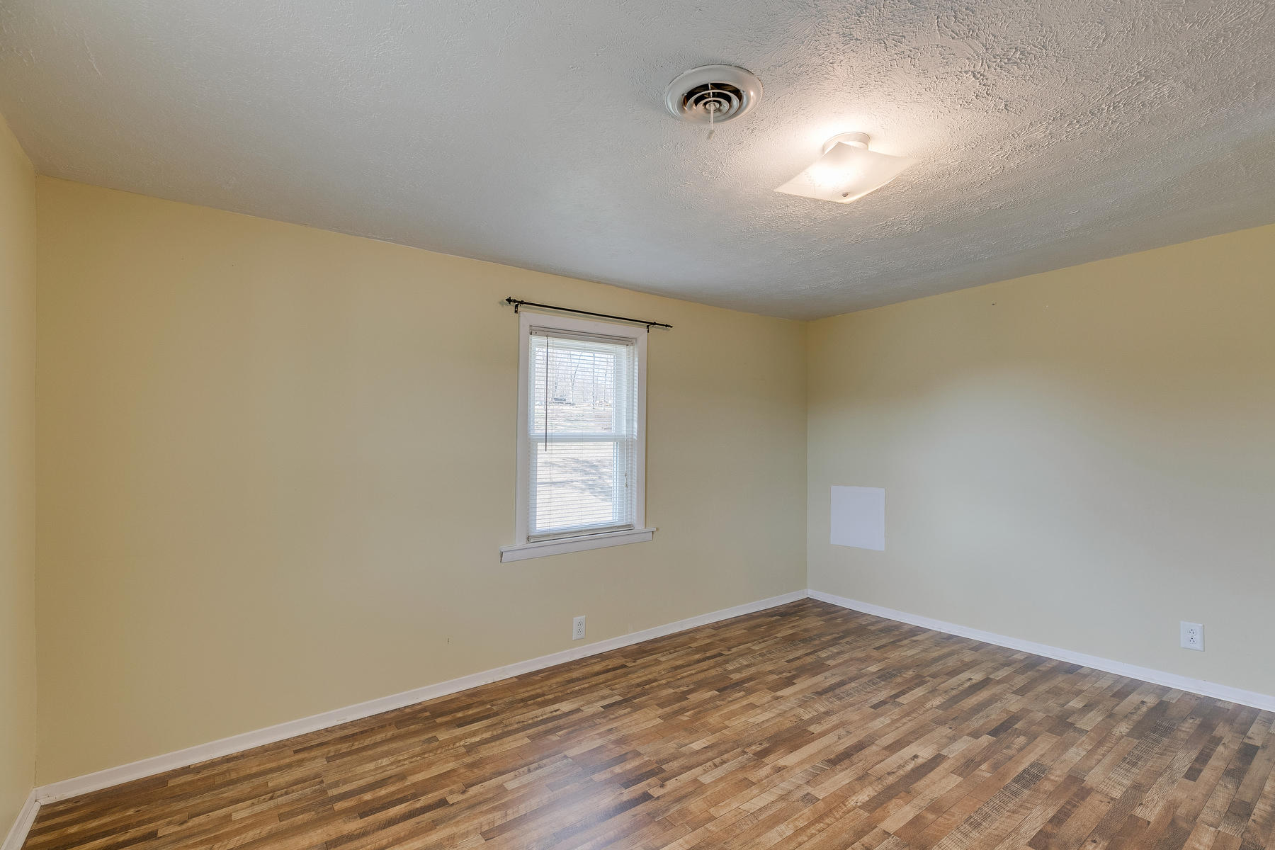 3308 Glen Alpine Road Kingsport, TN 37660 - Photo 18 of 33 018