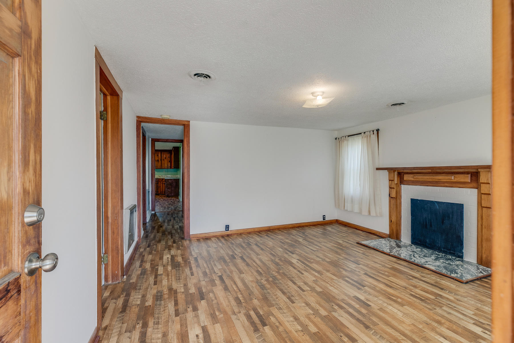 3308 Glen Alpine Road Kingsport, TN 37660 - Photo 6 of 33 006