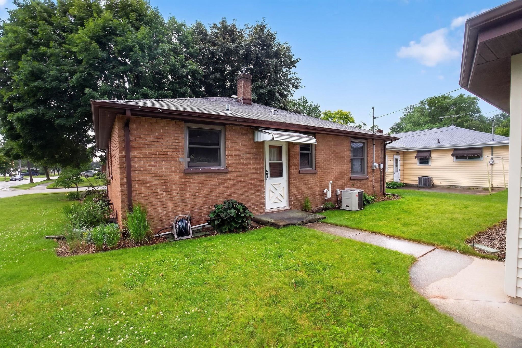 926 East Byrd Street Appleton, WI 54911 - Photo 33 of 34