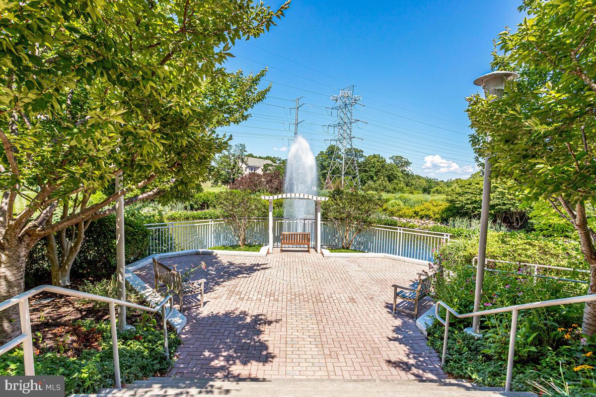 11800 Sunset Hills Road, Unit 514 Reston, VA 20190 - Photo 6 of 57 a view of a backyard